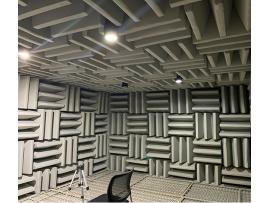 Fully anechoic chamber