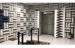How is the anechoic chamber silenced?