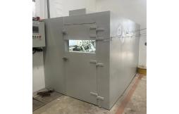 How many decibels of noise can a soundproof room isolate at most